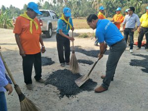 ซ่อมแซมถนนบ้านทุ่งจาน