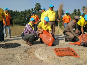 ซ่อมแซมถนนบ้านทุ่งจาน