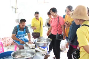 โครงการฝึกอบรมและศึกษาดูงานคณะกรรมการชุมชน