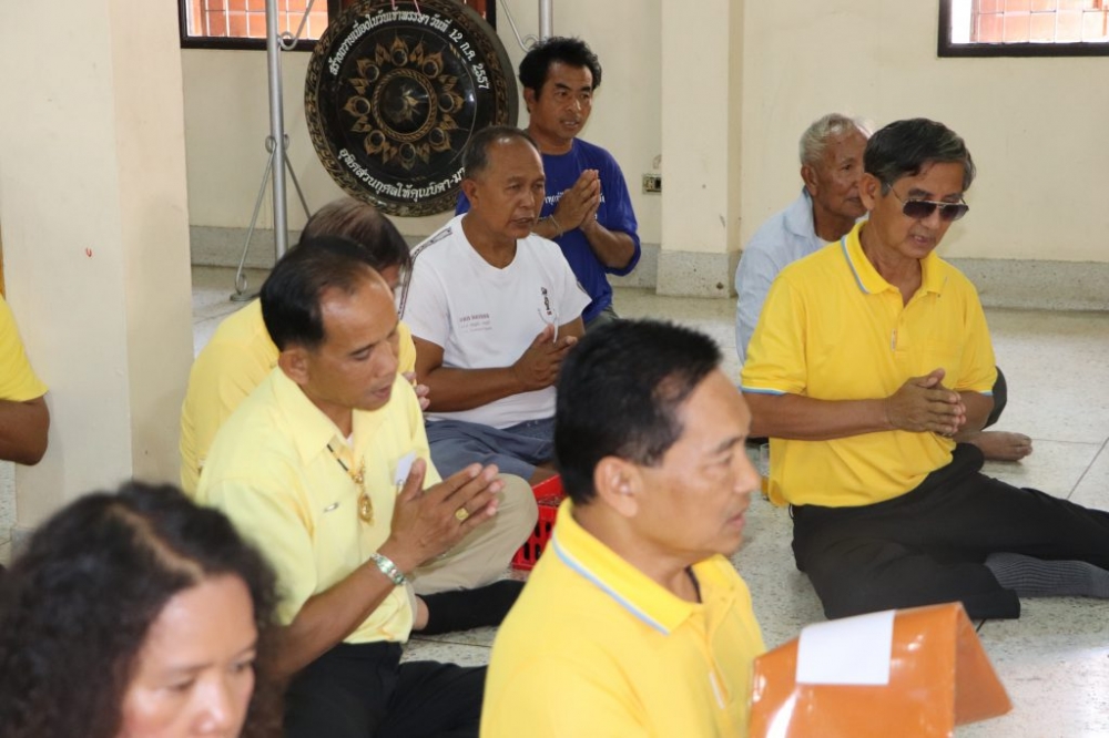 ถวายเทียนพรรษา