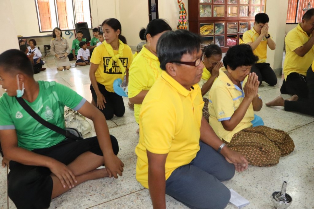 ถวายเทียนพรรษา