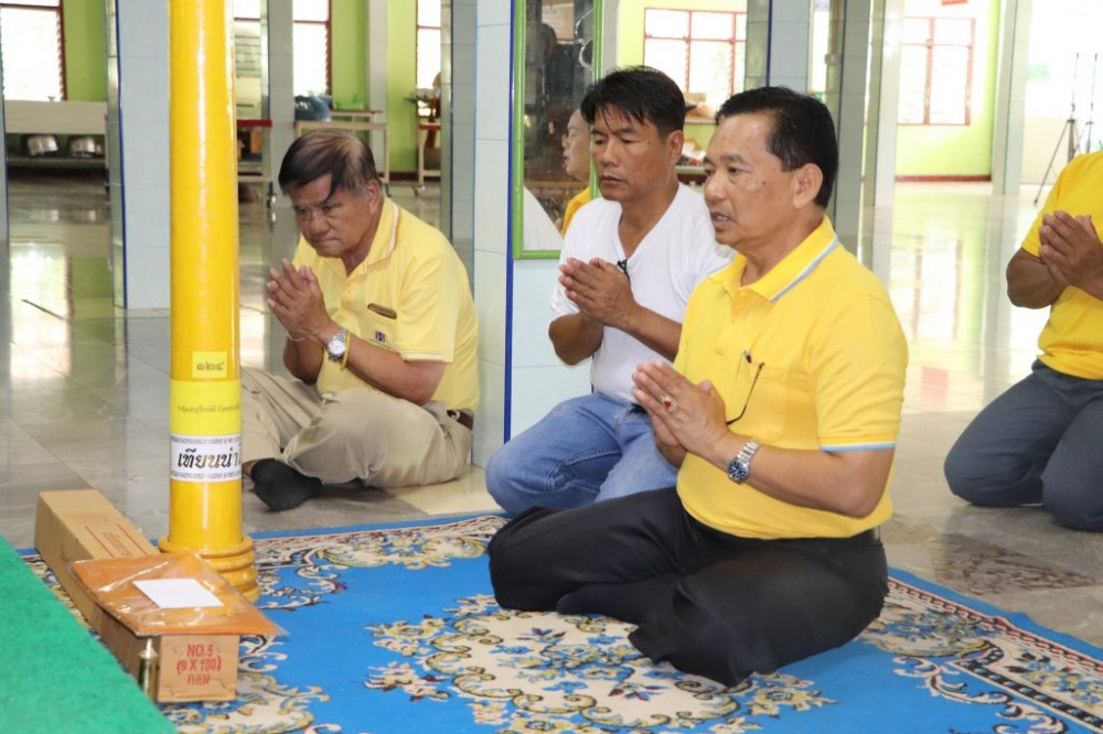 ถวายเทียนพรรษา