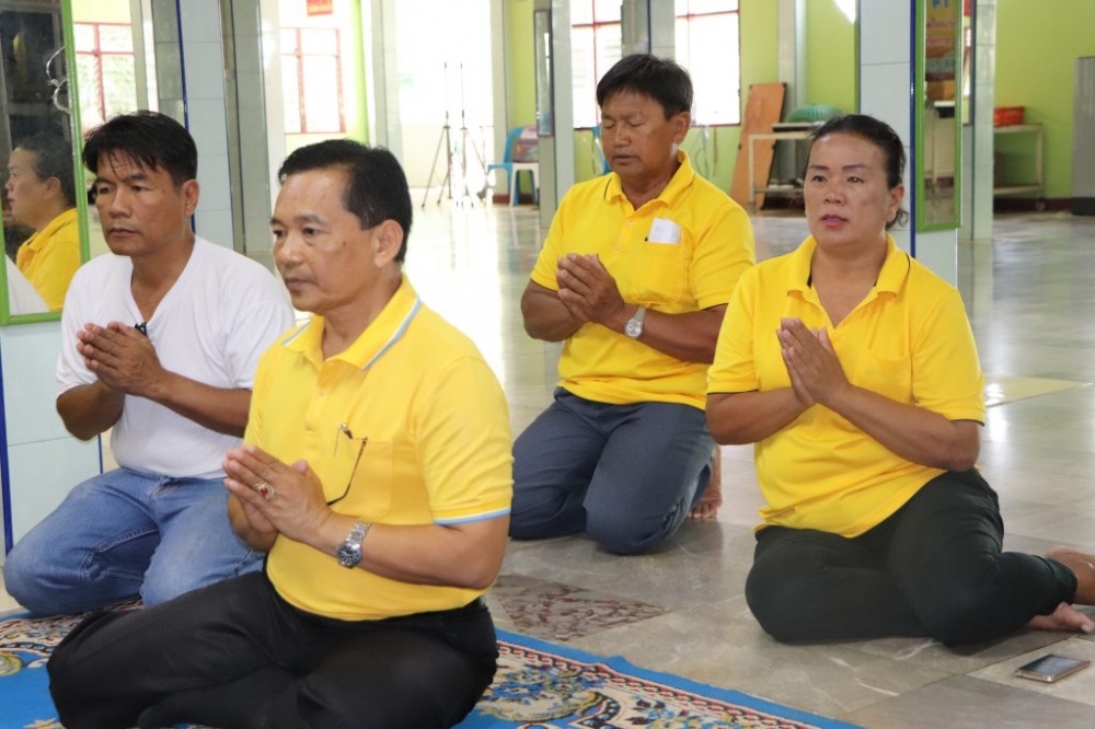 ถวายเทียนพรรษา