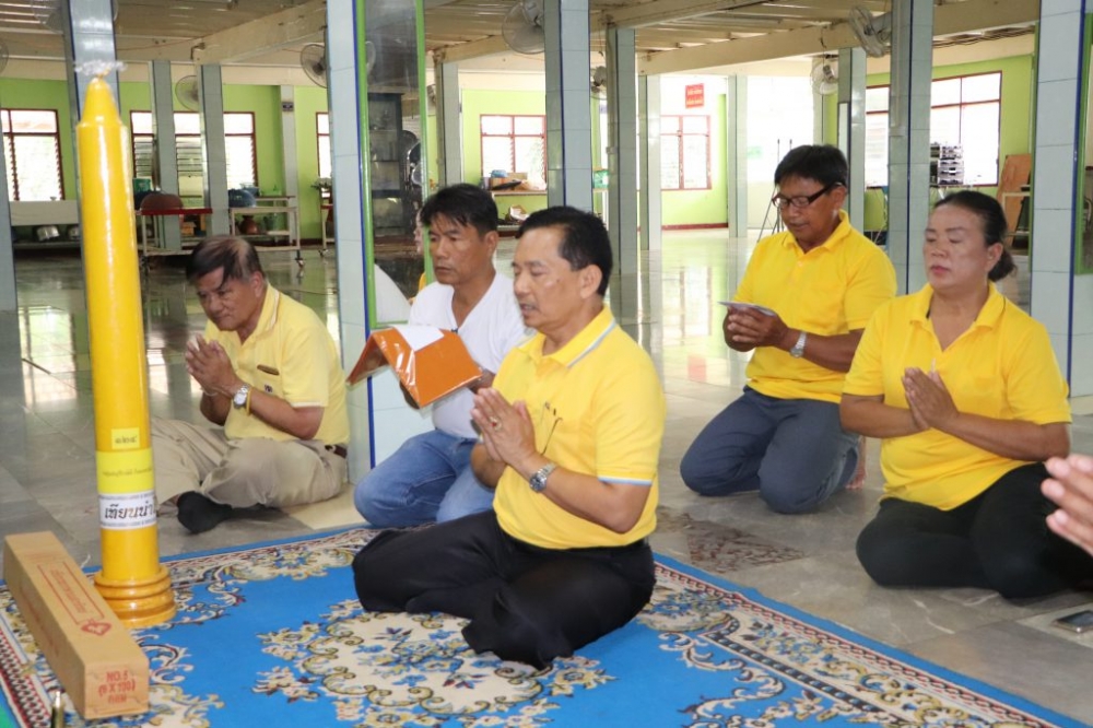 ถวายเทียนพรรษา