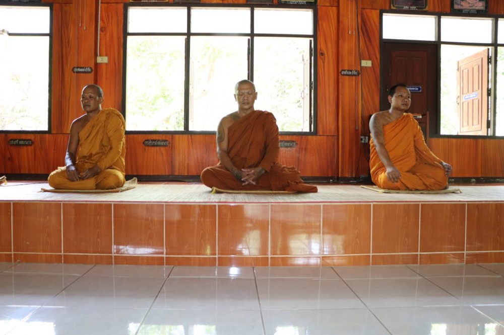 ถวายเทียนพรรษา