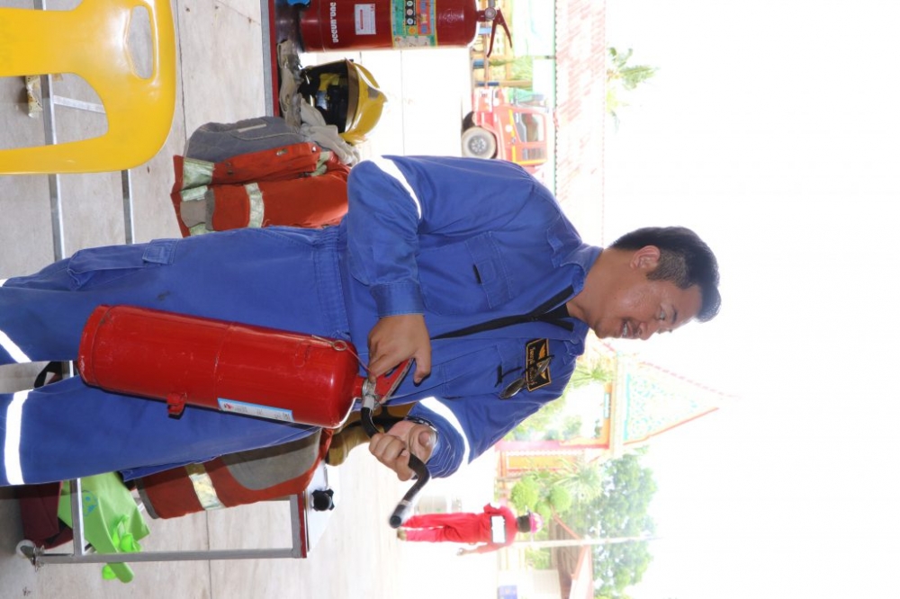 โครงการป้องกันอัคคีภัยและสาธิตการดับเพลิง