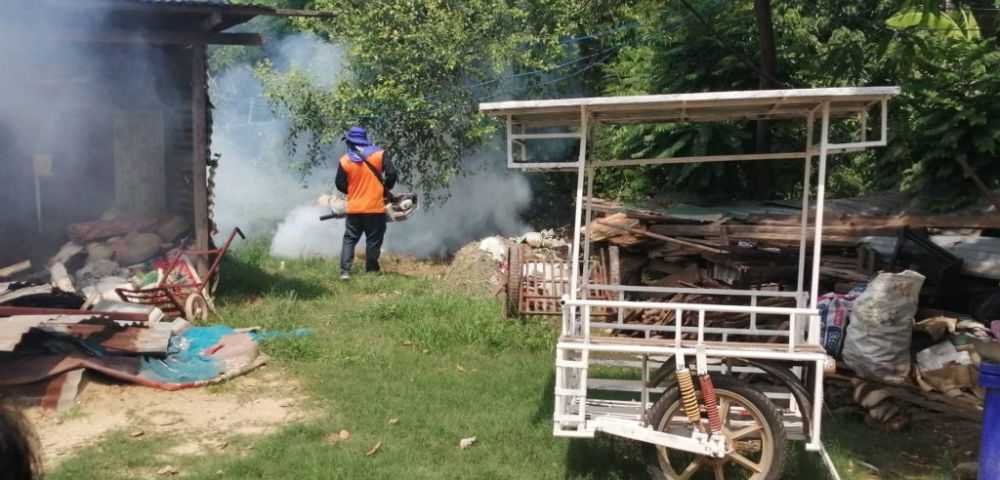 ฉีดพ่อหมอกควันกำจัดยุงลาย