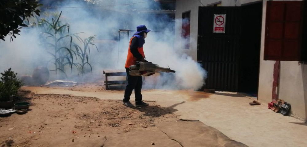 ฉีดพ่อหมอกควันกำจัดยุงลาย