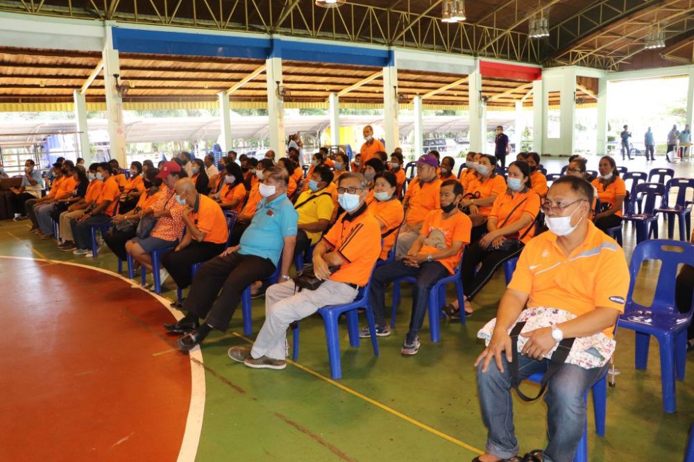 โครงการฝึกอบรมศึกษาดูงานคณะกรรมการชุมชน