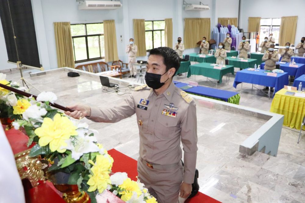 ประชุมสภาเทศบาลตำบลนกออกครั้งแรก