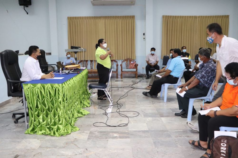 ร่วมประชุมเพื่อป้องกันการแพร่ระบาด