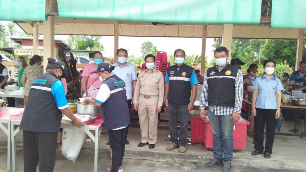 ตรวจเยี่ยมฉีดวัคซีน