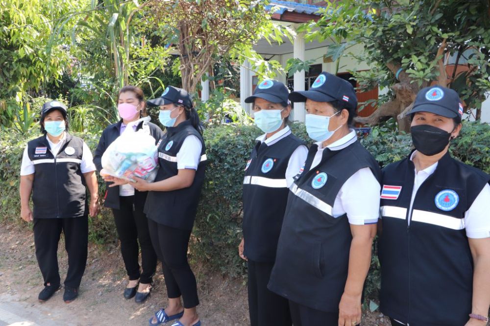 มอบถุงยังชีพแก่ผู้พิการผู้สูงอายุ