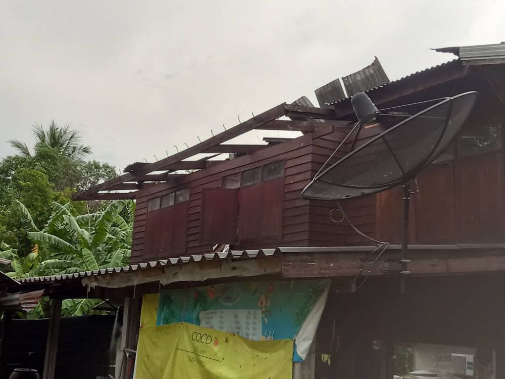 ช่วยเหลือผู้ประสบวาตภัยในพื้นที่