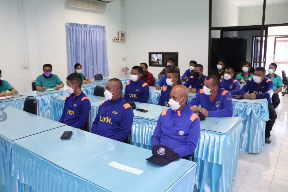 ช่วยเหลือผู้ประสบวาตภัยในพื้นที่