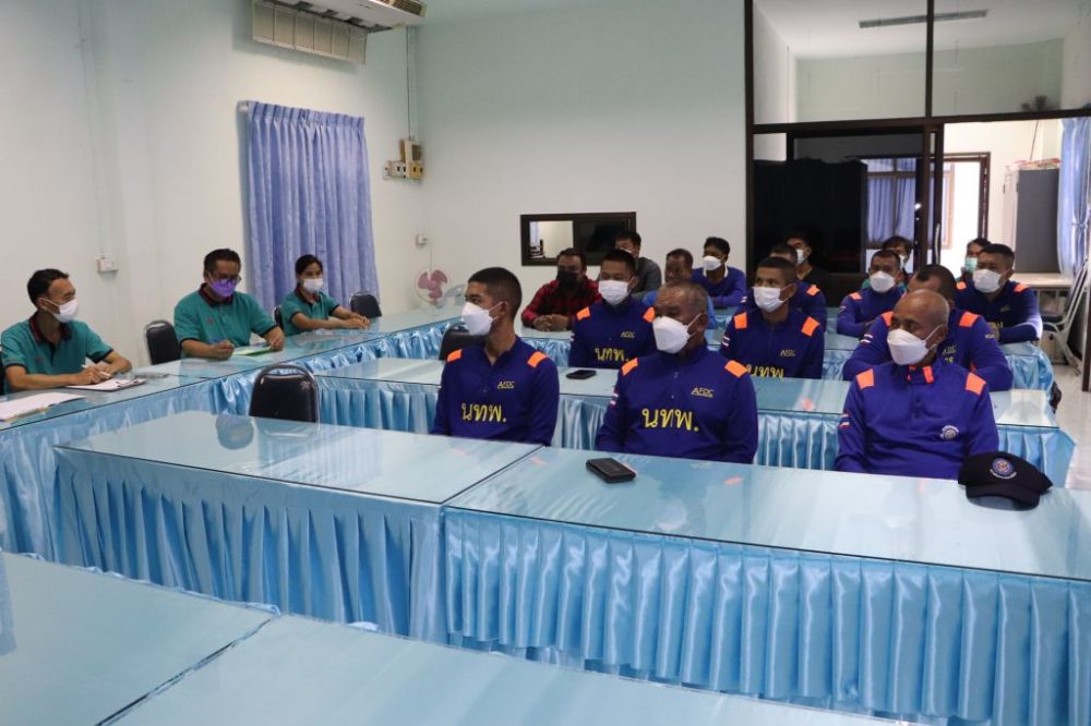 ช่วยเหลือผู้ประสบวาตภัยในพื้นที่