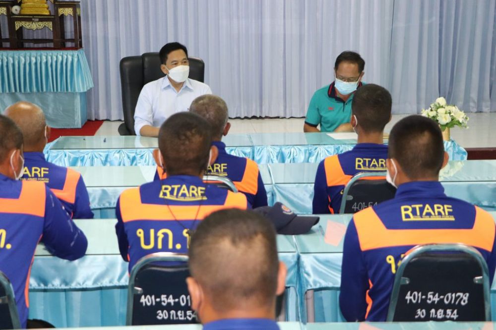 ช่วยเหลือผู้ประสบวาตภัยในพื้นที่