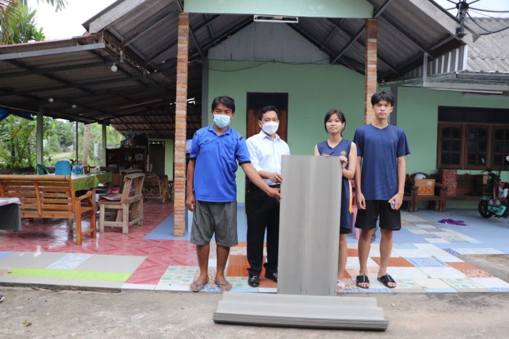 ช่วยเหลือผู้ประสบวาตภัยในพื้นที่