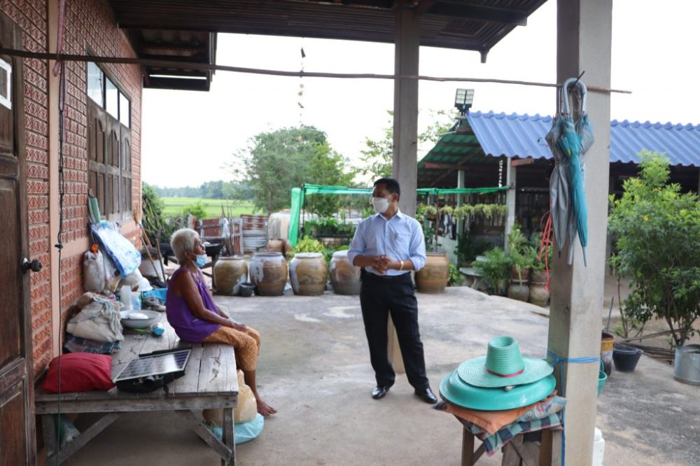 ช่วยเหลือผู้ประสบวาตภัยในพื้นที่